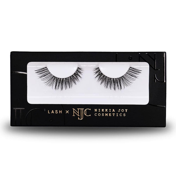 Wispy, natural eyelash with an invisible band