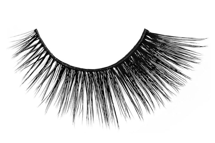Cruelty free faux mink eyelash with thin, comfortable band