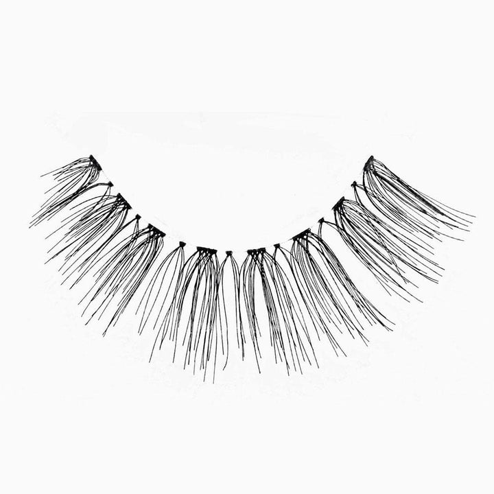 Natural, wispy eyelash with a flexible band