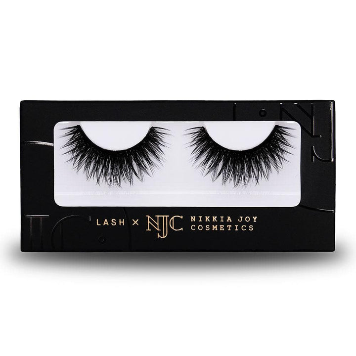 Cruelty free lash with a thin, flexible band